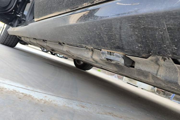 Used Mercedes-Benz R-Class 2015 R 320 4MATIC Luxury Model Chassis Rear Left