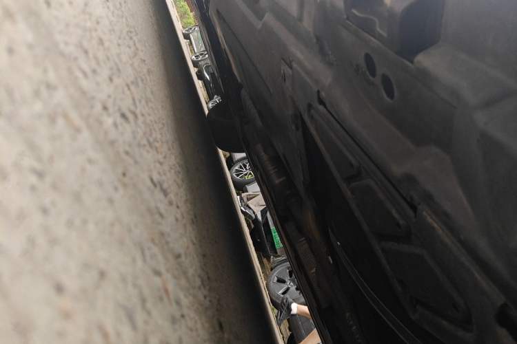 Used Mercedes-Benz R-Class 2015 R 320 4MATIC Luxury Model Chassis Rear Left