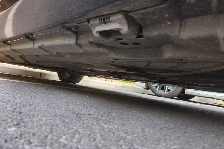 Used Mercedes-Benz R-Class 2015 R 320 4MATIC Luxury Model Chassis Rear Left