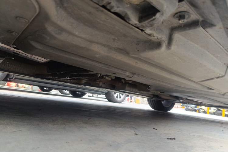 Used Mercedes-Benz R-Class 2015 R 400 4MATIC Business Model Chassis Rear Left