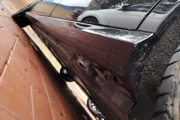 Used Mercedes-Benz R-Class 2015 R 320 4MATIC Luxury Model Chassis Rear Left
