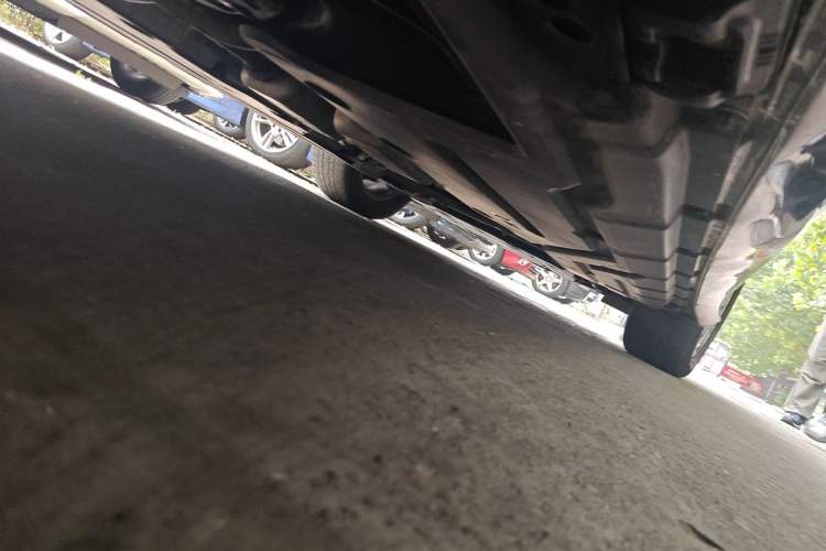 Used Mercedes-Benz R-Class 2015 R 320 4MATIC Luxury Model Chassis Rear Right