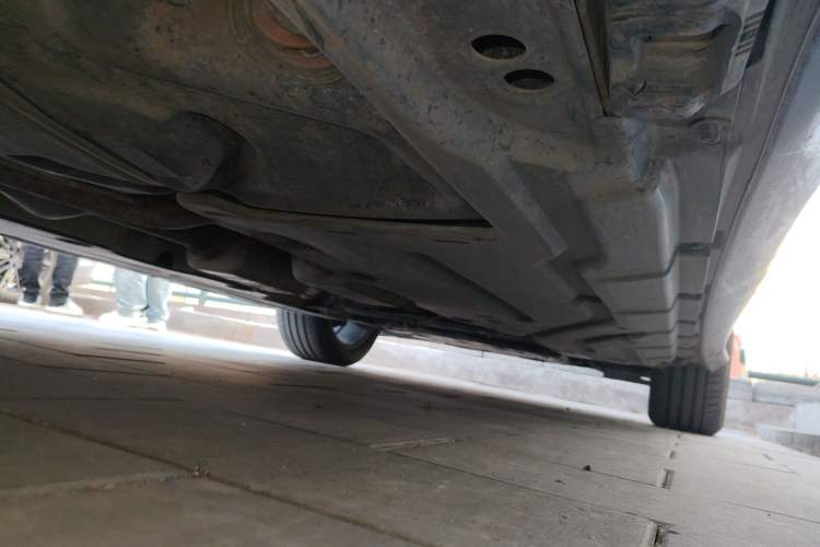 Used Mercedes-Benz R-Class 2015 R 400 4MATIC Business Model Chassis Rear Right