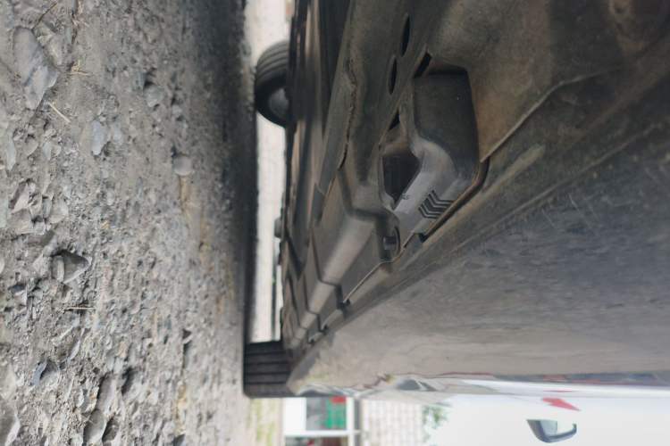 Used Mercedes-Benz R-Class 2015 R 400 4MATIC Luxury Model Chassis Rear Right