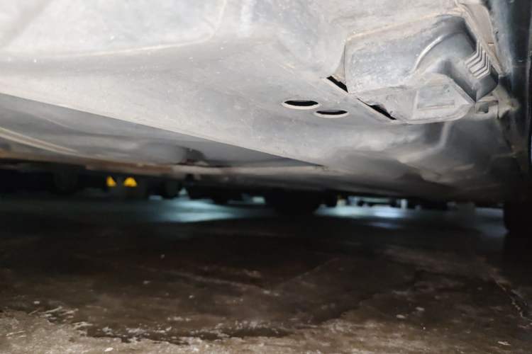 Used Mercedes-Benz R-Class 2015 R 320 4MATIC Luxury Model Chassis Rear Right