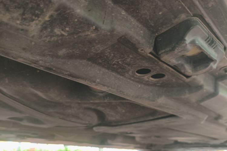 Used Mercedes-Benz R-Class 2015 R 320 4MATIC Luxury Model Chassis Rear Right