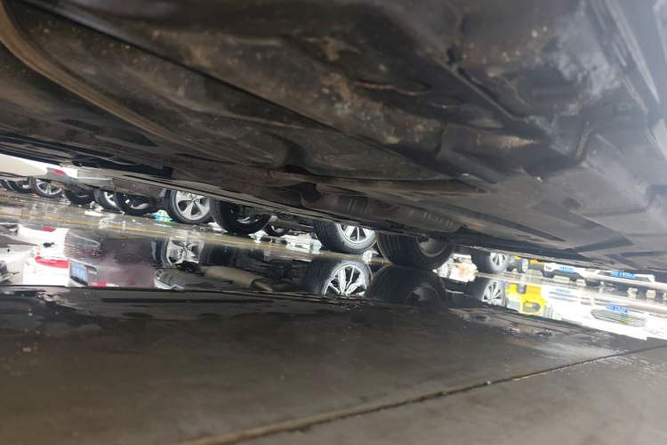 Used Mercedes-Benz R-Class 2015 R 400 4MATIC Luxury Model Chassis Rear Right