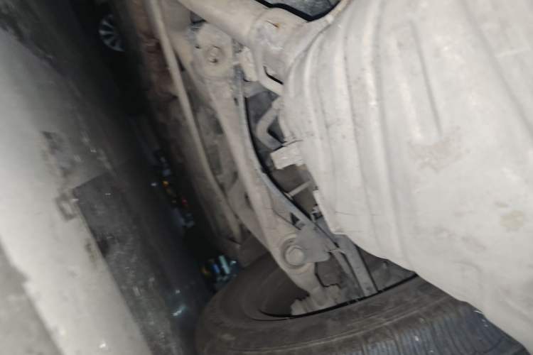 Used Mercedes-Benz R-Class 2015 R 320 4MATIC Luxury Model Chassis Rear Right