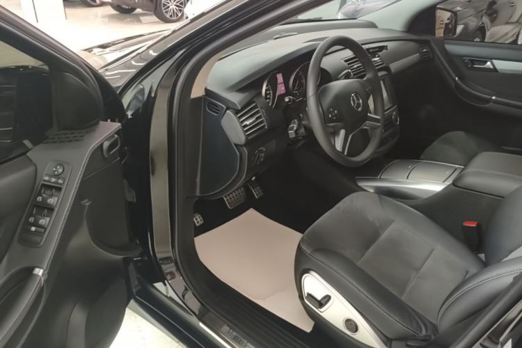 Used Mercedes-Benz R-Class 2015 R 320 4MATIC Luxury Model Driver Seat