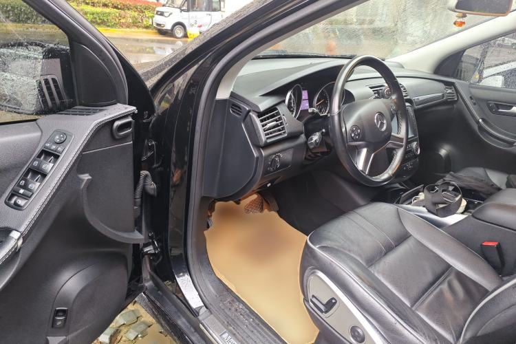 Used Mercedes-Benz R-Class 2015 R 400 4MATIC Business Model Driver Seat