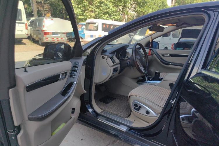 Used Mercedes-Benz R-Class 2015 R 400 4MATIC Luxury Model Driver Seat