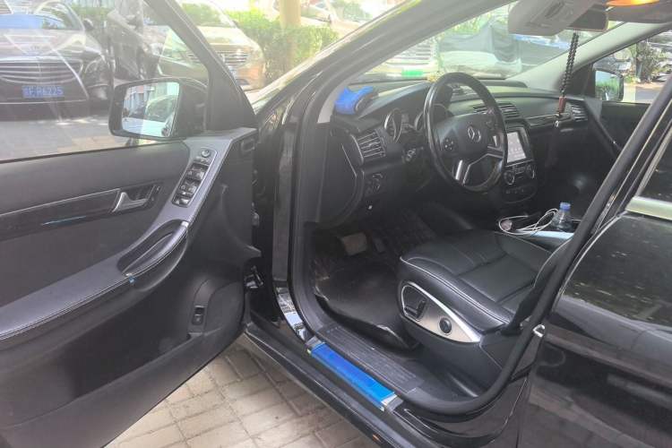Used Mercedes-Benz R-Class 2015 R 400 4MATIC Business Model Driver Seat