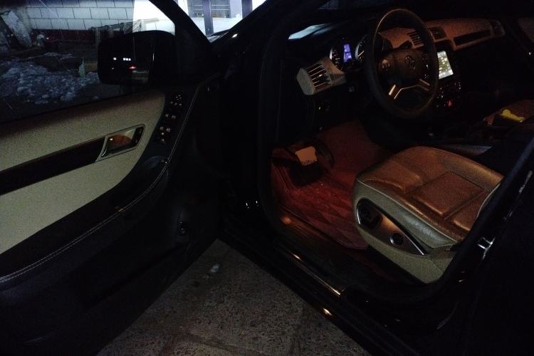 Used Mercedes-Benz R-Class 2015 R 400 4MATIC Luxury Model Driver Seat