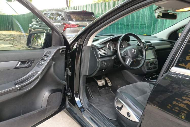 Used Mercedes-Benz R-Class 2015 R 320 4MATIC Luxury Model Driver Seat