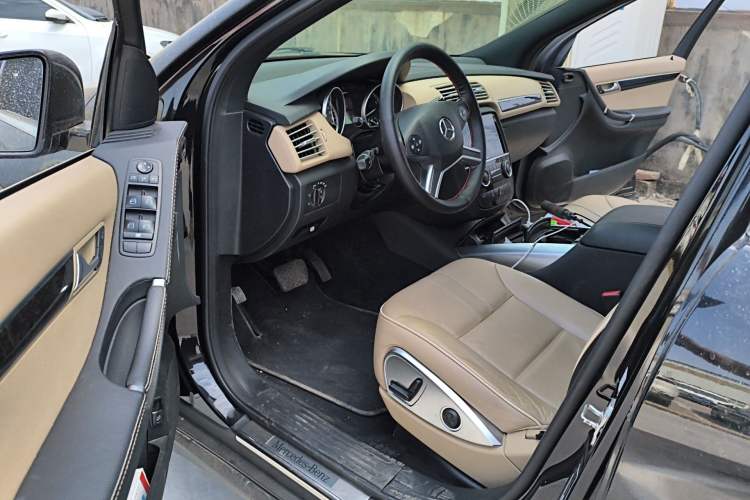 Used Mercedes-Benz R-Class 2015 R 320 4MATIC Luxury Model Driver Seat