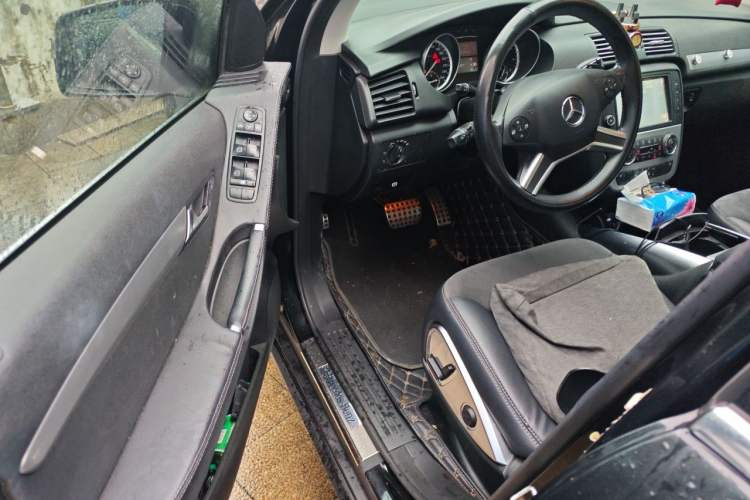 Used Mercedes-Benz R-Class 2015 R 320 4MATIC Luxury Model Driver Seat