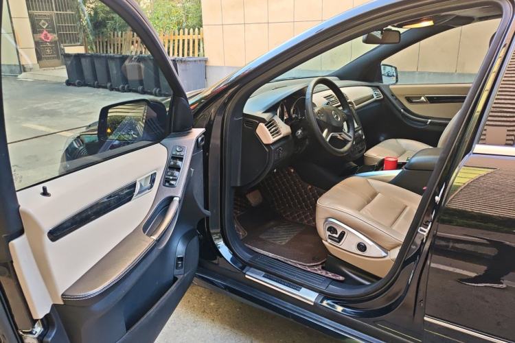 Used Mercedes-Benz R-Class 2015 R 400 4MATIC Luxury Model Driver Seat