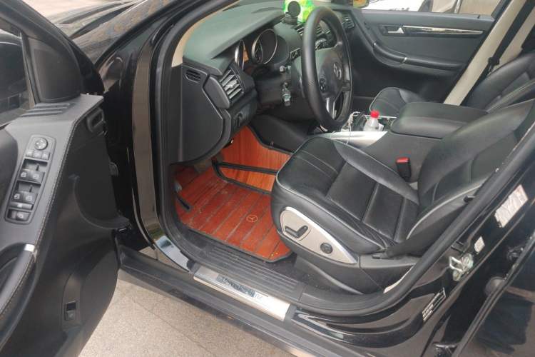 Used Mercedes-Benz R-Class 2015 R 400 4MATIC Business Model Driver Seat