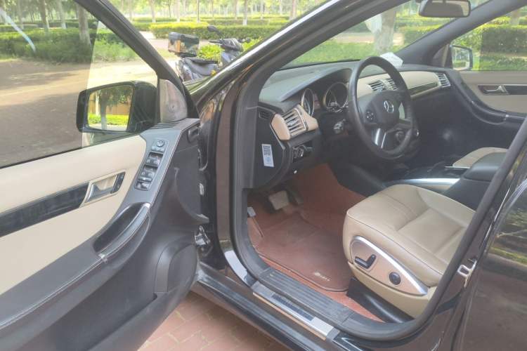 Used Mercedes-Benz R-Class 2015 R 320 4MATIC Luxury Model Driver Seat