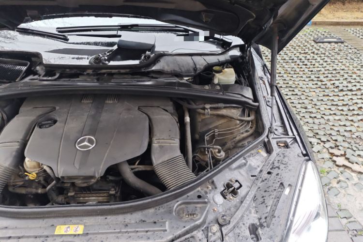 Used Mercedes-Benz R-Class 2015 R 400 4MATIC Business Model Engine Bay Left