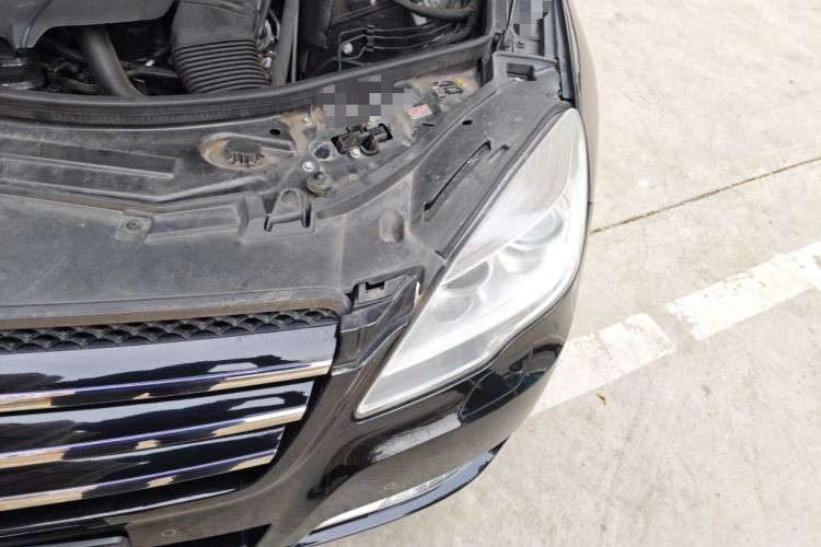 Used Mercedes-Benz R-Class 2015 R 400 4MATIC Luxury Model Engine Bay Left