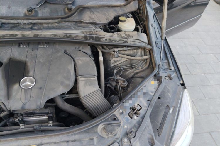 Used Mercedes-Benz R-Class 2015 R 400 4MATIC Business Model Engine Bay Left