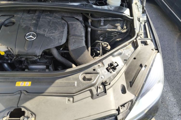 Used Mercedes-Benz R-Class 2015 R 400 4MATIC Luxury Model Engine Bay Left