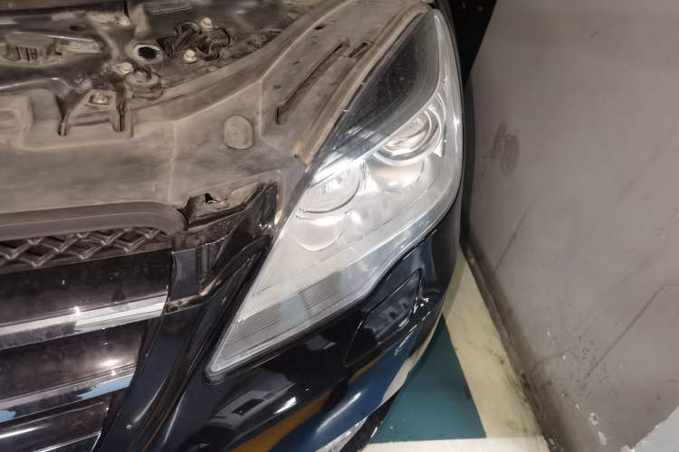 Used Mercedes-Benz R-Class 2015 R 400 4MATIC Business Model Engine Bay Left