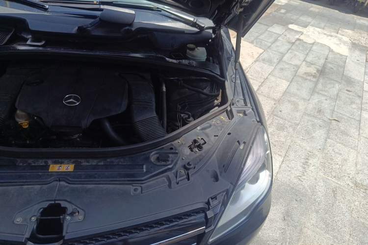 Used Mercedes-Benz R-Class 2015 R 400 4MATIC Business Model Engine Bay Left