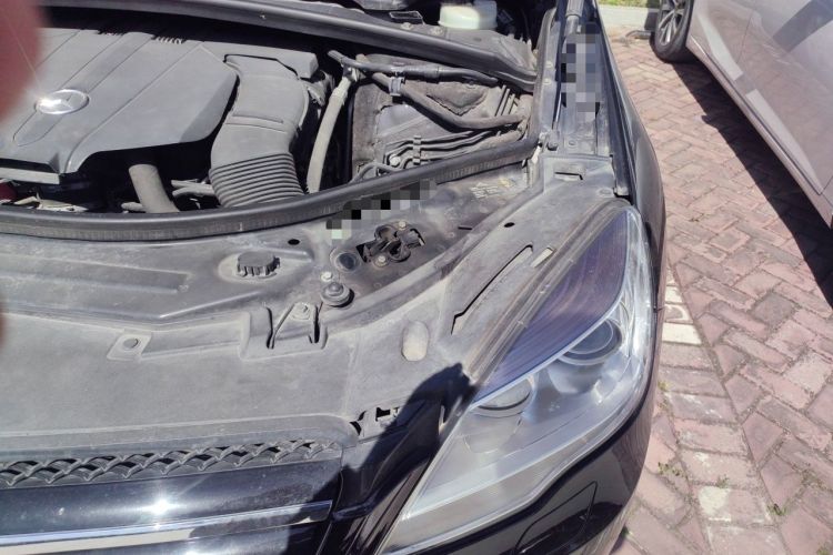 Used Mercedes-Benz R-Class 2015 R 320 4MATIC Luxury Model Engine Bay Left