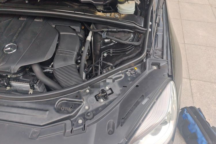 Used Mercedes-Benz R-Class 2015 R 400 4MATIC Business Model Engine Bay Left