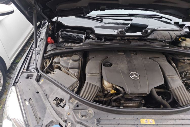 Used Mercedes-Benz R-Class 2015 R 400 4MATIC Business Model Engine Bay Right