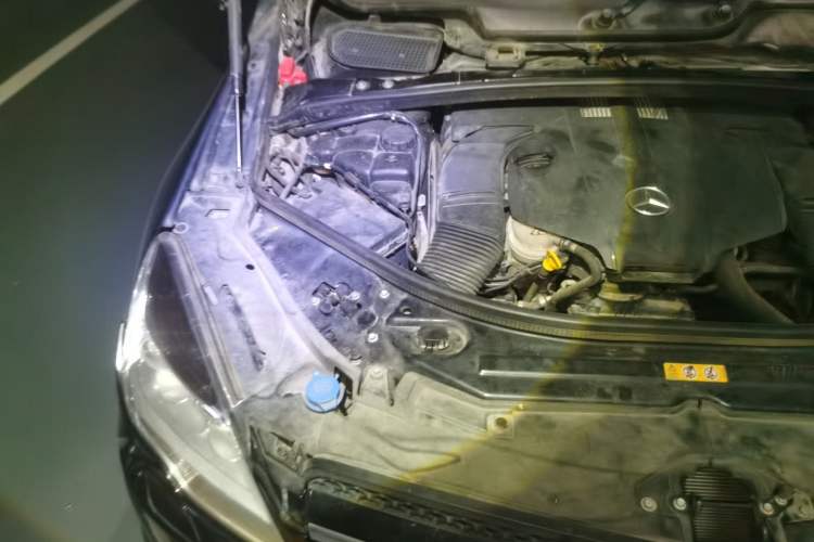 Used Mercedes-Benz R-Class 2015 R 400 4MATIC Business Model Engine Bay Right