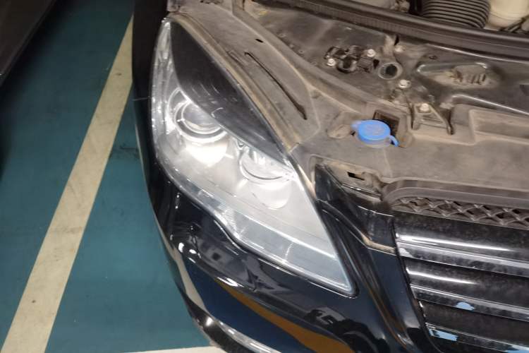 Used Mercedes-Benz R-Class 2015 R 400 4MATIC Business Model Engine Bay Right