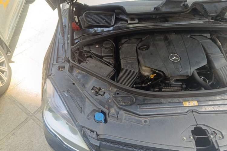 Used Mercedes-Benz R-Class 2015 R 400 4MATIC Business Model Engine Bay Right