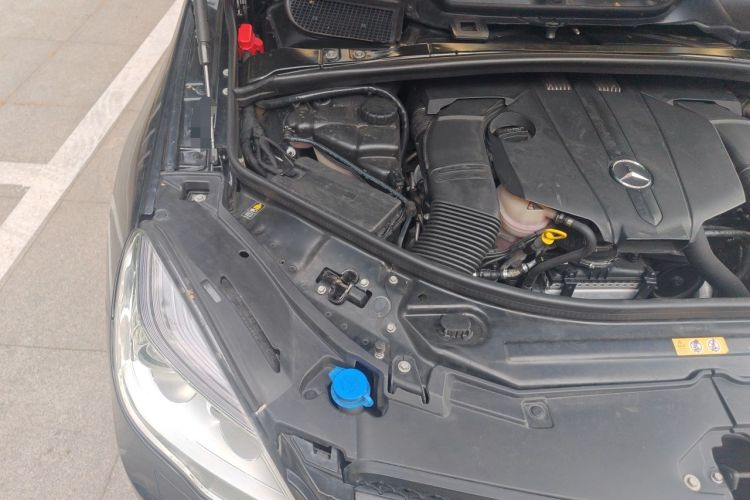 Used Mercedes-Benz R-Class 2015 R 400 4MATIC Business Model Engine Bay Right