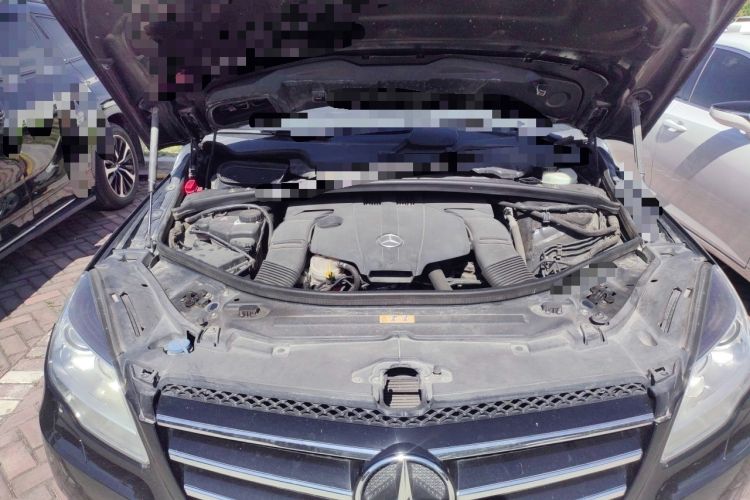 Used Mercedes-Benz R-Class 2015 R 320 4MATIC Luxury Model Engine Bay