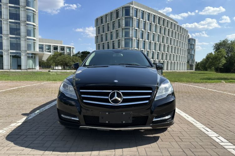 Used Mercedes-Benz R-Class 2015 R 320 4MATIC Luxury Model Exterior 1