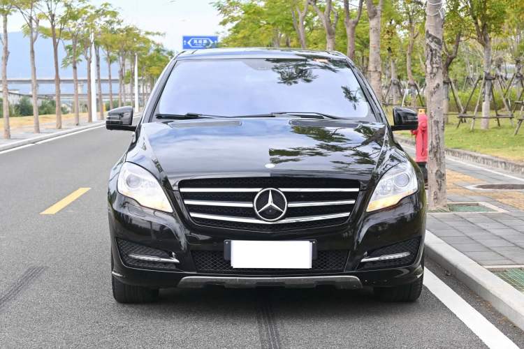 Used Mercedes-Benz R-Class 2015 R 400 4MATIC Luxury Model Exterior 1