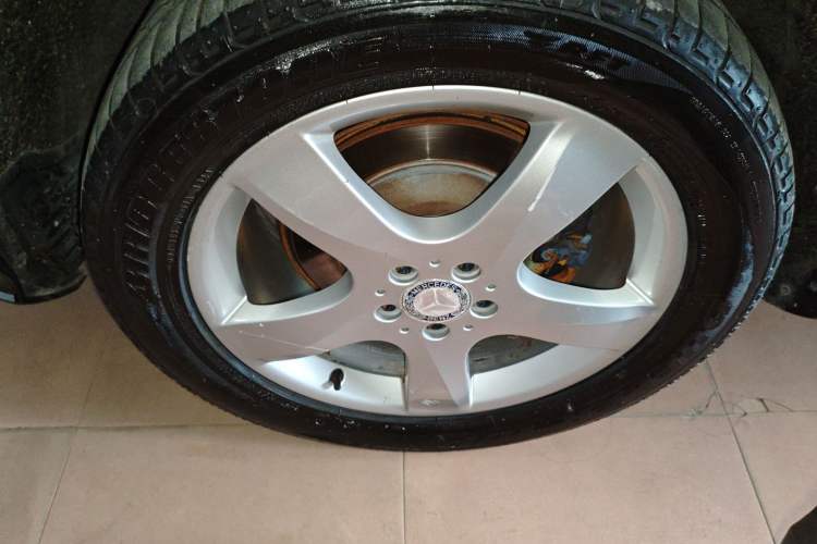 Used Mercedes-Benz R-Class 2015 R 320 4MATIC Luxury Model Exterior 2