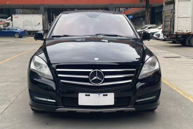 Used Mercedes-Benz R-Class 2015 R 320 4MATIC Luxury Model Exterior 3