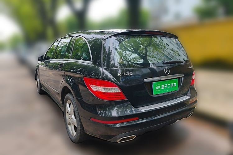 Used Mercedes-Benz R-Class 2015 R 320 4MATIC Luxury Model Exterior 3