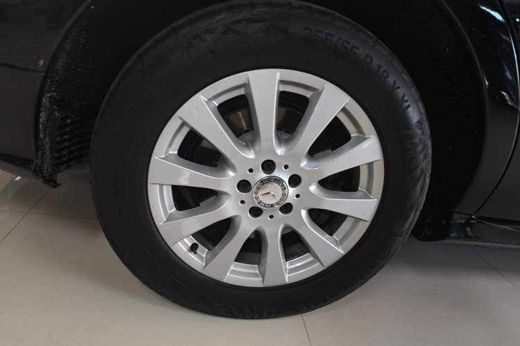Used Mercedes-Benz R-Class 2015 R 320 4MATIC Luxury Model Exterior 4
