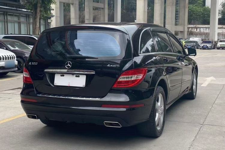 Used Mercedes-Benz R-Class 2015 R 320 4MATIC Luxury Model Exterior 4