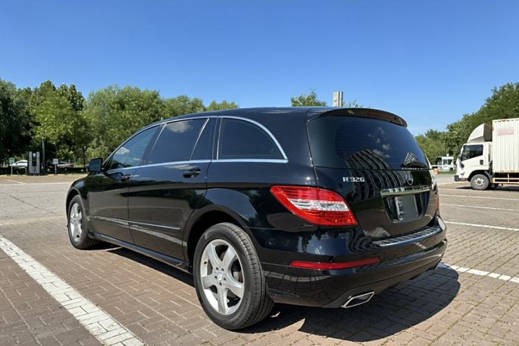 Used Mercedes-Benz R-Class 2015 R 320 4MATIC Luxury Model Exterior 5