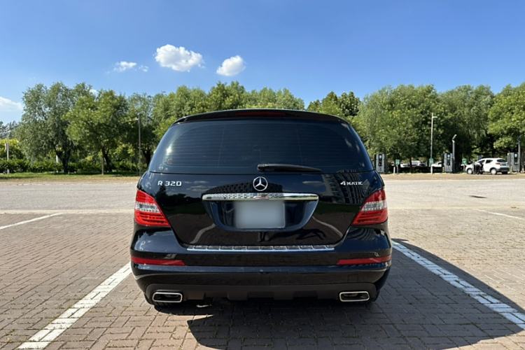 Used Mercedes-Benz R-Class 2015 R 320 4MATIC Luxury Model Exterior 6
