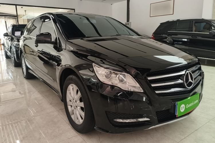 Used Mercedes-Benz R-Class 2015 R 320 4MATIC Luxury Model Front Right 45 Deg