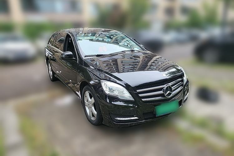 Used Mercedes-Benz R-Class 2015 R 400 4MATIC Business Model Front Right 45 Deg