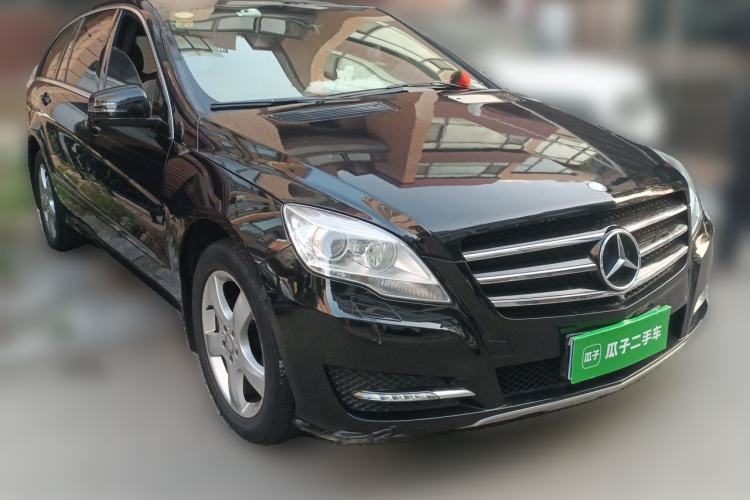 Used Mercedes-Benz R-Class 2015 R 320 4MATIC Luxury Model Front Right 45 Deg