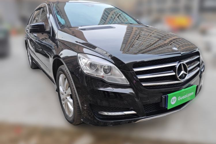 Used Mercedes-Benz R-Class 2015 R 400 4MATIC Luxury Model Front Right 45 Deg